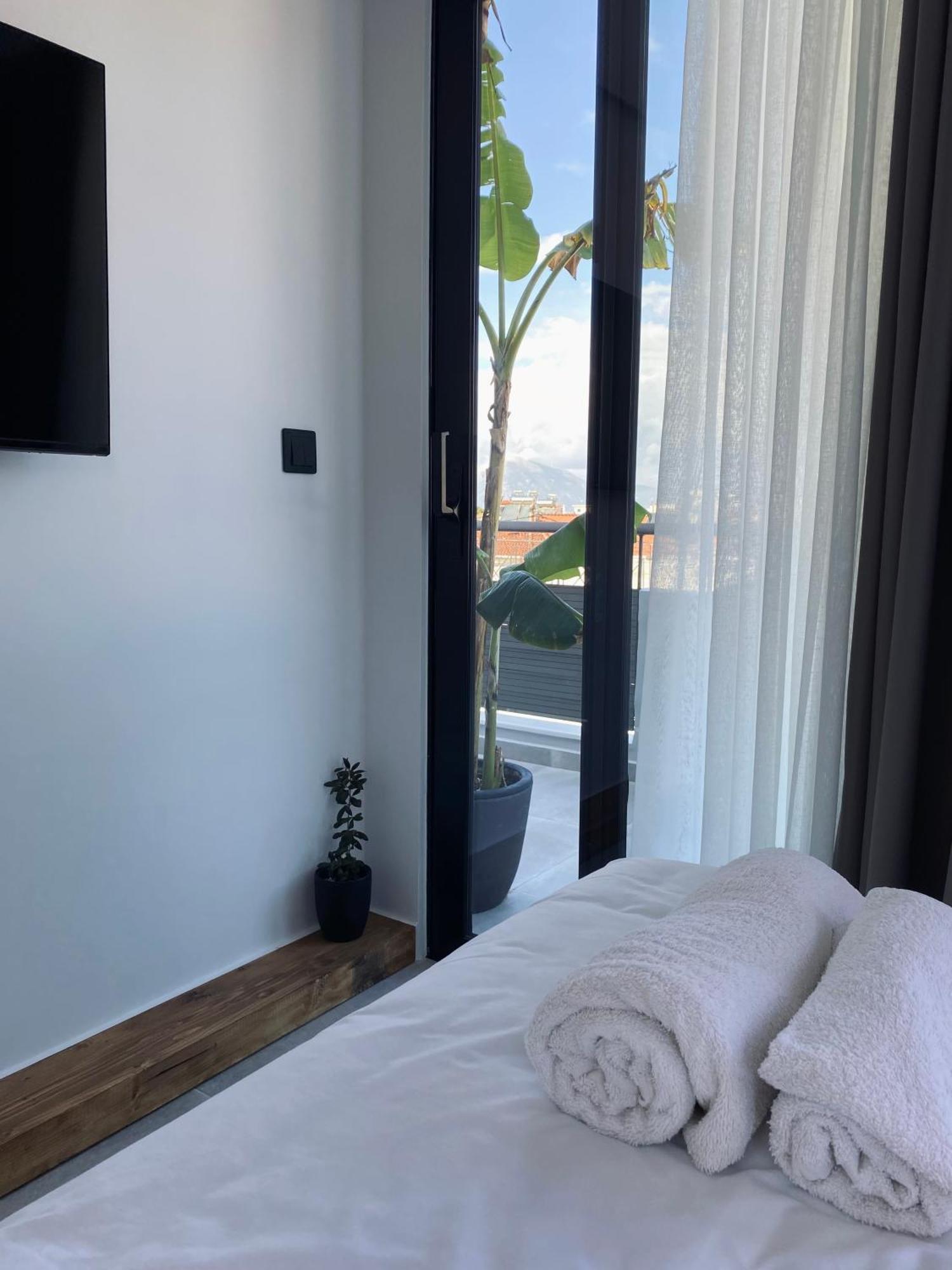 Hyperion Penthouse Apartamento Patras Exterior foto