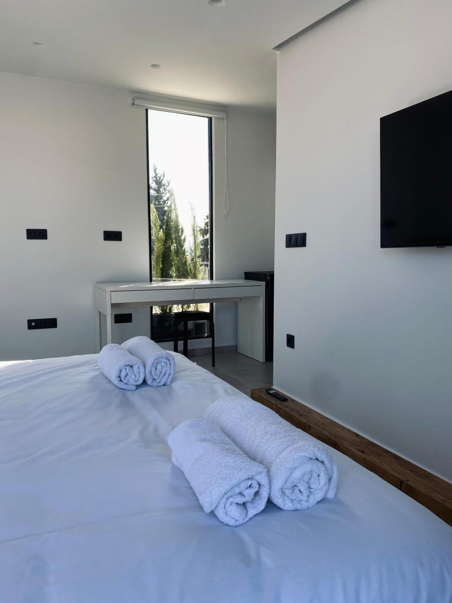 Hyperion Penthouse Apartamento Patras Exterior foto