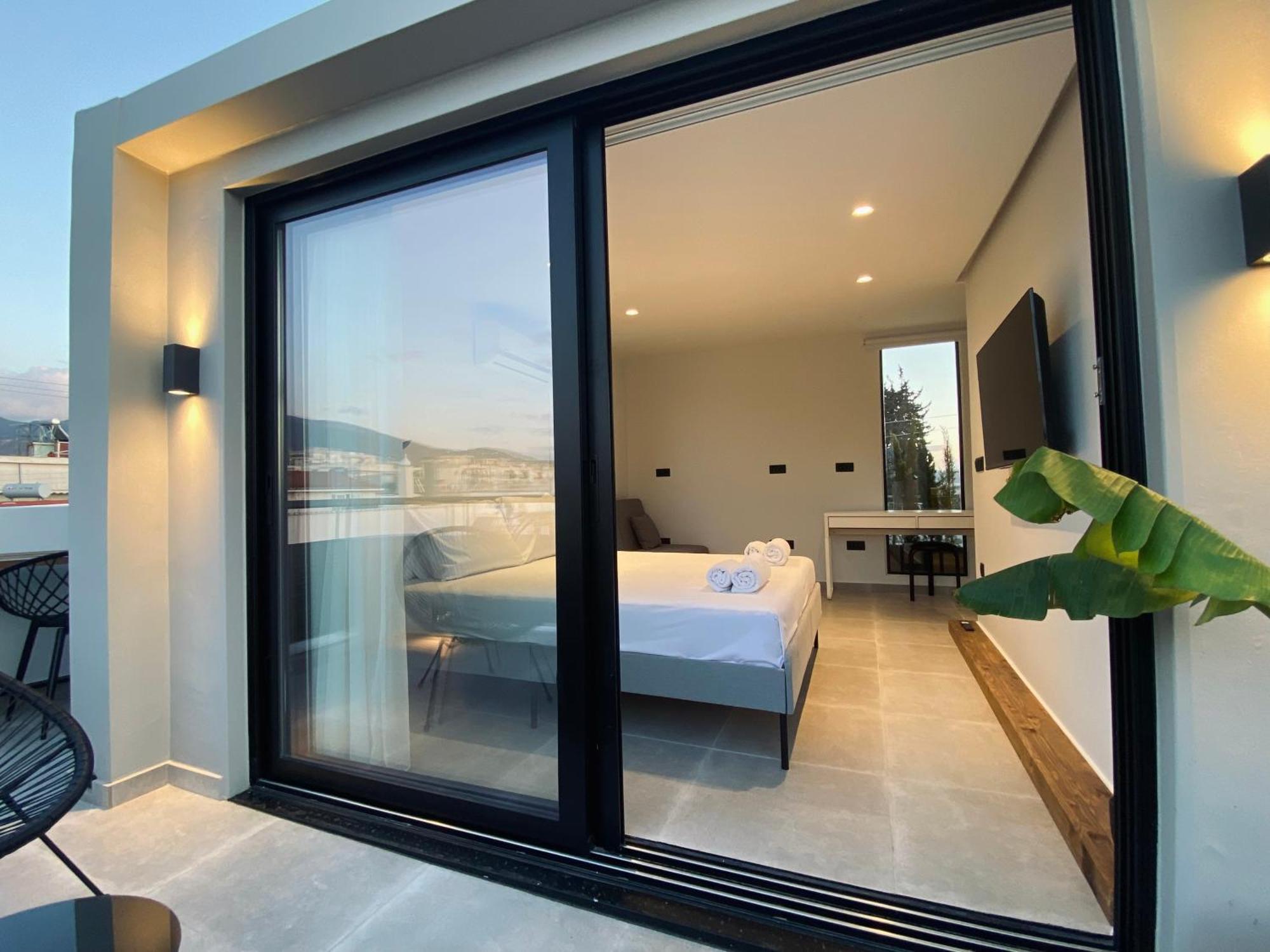 Hyperion Penthouse Apartamento Patras Exterior foto